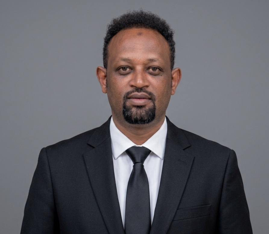 Mr Hussein Zinab